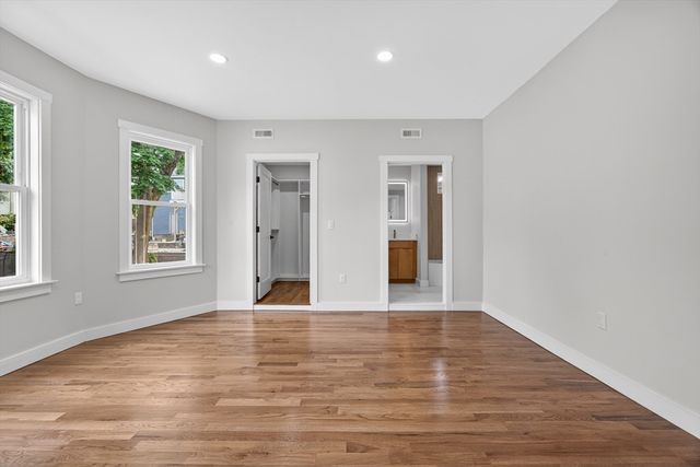21 Hutchinson St 2, Winthrop, MA 02152