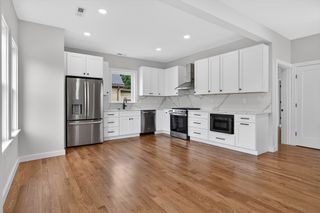 21 Hutchinson St 2, Winthrop, MA 02152