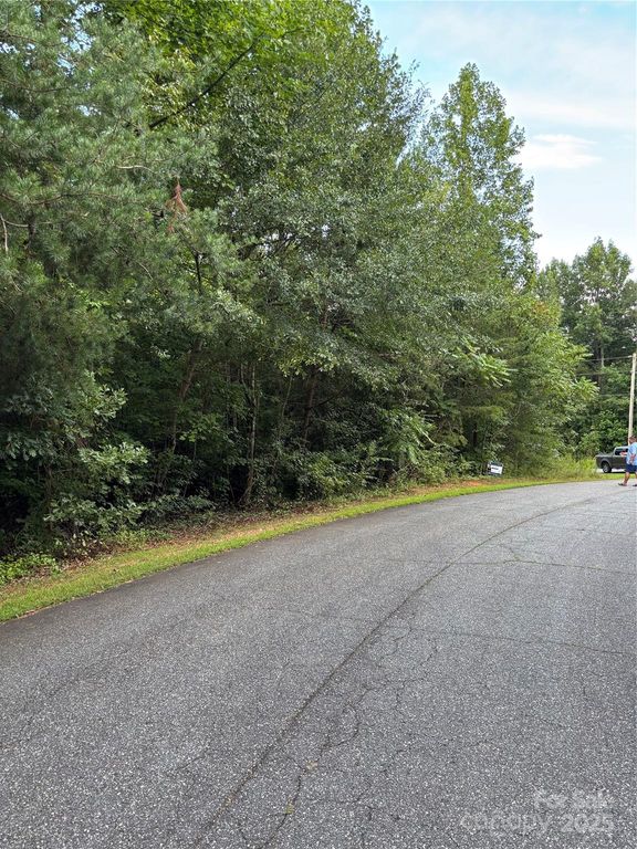 324 Meadowbrook Court, Granite Falls, NC 28630