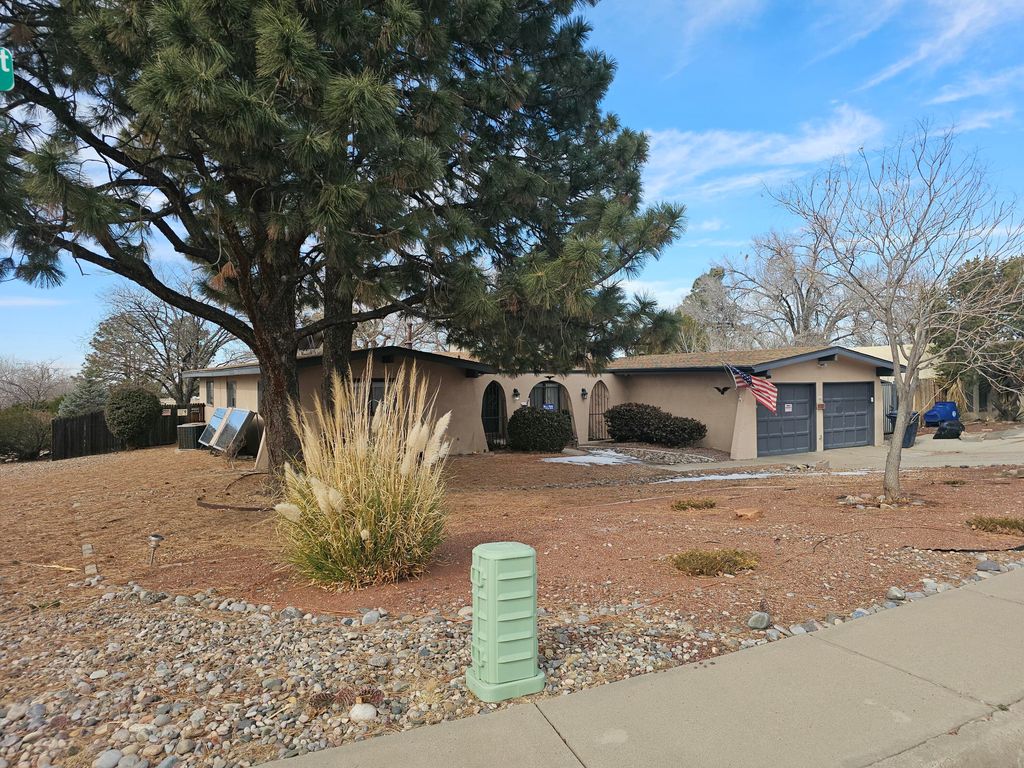 1121 Wagon Wheel Street SE, Albuquerque, NM 87123