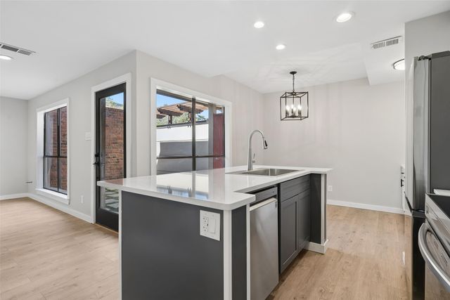 3955 Buena Vista Street D, Dallas, TX 75204