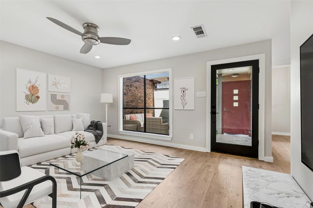 3955 Buena Vista Street D, Dallas, TX 75204