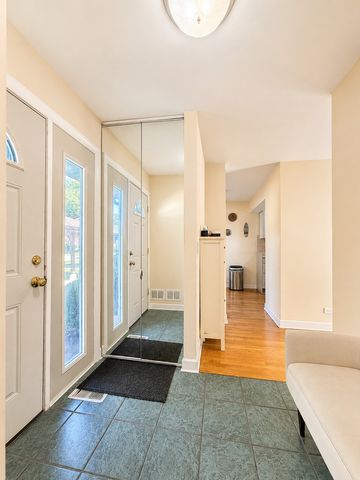 495 Crow Lane 495, Wheeling, IL 60090