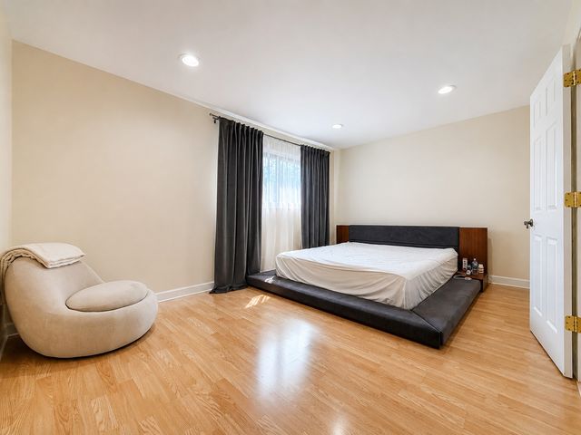 495 Crow Lane 495, Wheeling, IL 60090