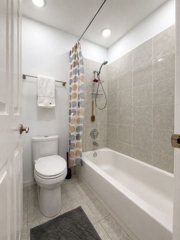 495 Crow Lane 495, Wheeling, IL 60090
