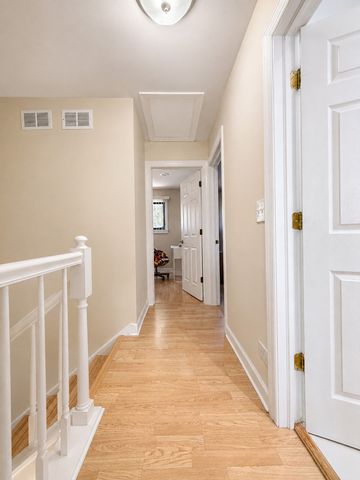495 Crow Lane 495, Wheeling, IL 60090