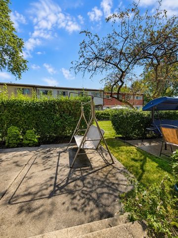 495 Crow Lane 495, Wheeling, IL 60090