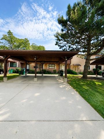 495 Crow Lane 495, Wheeling, IL 60090