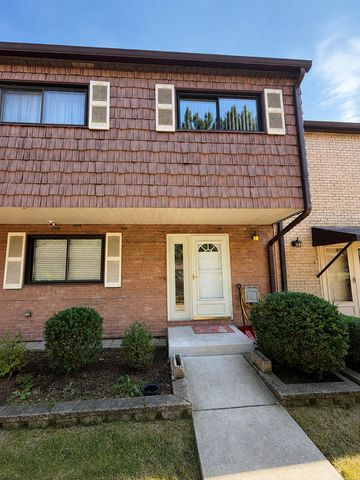 495 Crow Lane 495, Wheeling, IL 60090