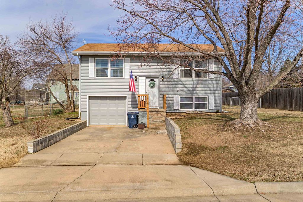 2812 W 4th, El Dorado, KS 67042