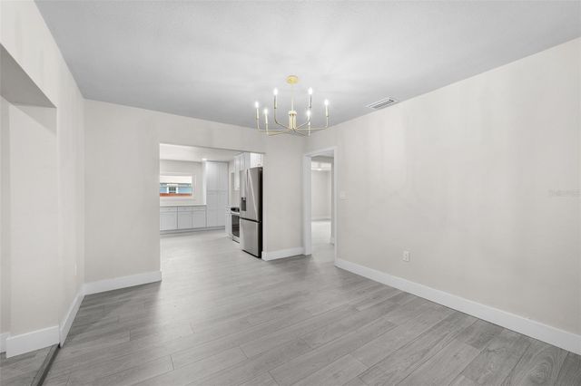 2001 E POWHATAN AVENUE, Tampa, FL 33610