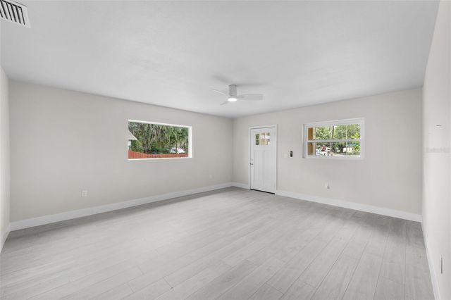 2001 E POWHATAN AVENUE, Tampa, FL 33610