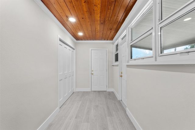 2001 E POWHATAN AVENUE, Tampa, FL 33610