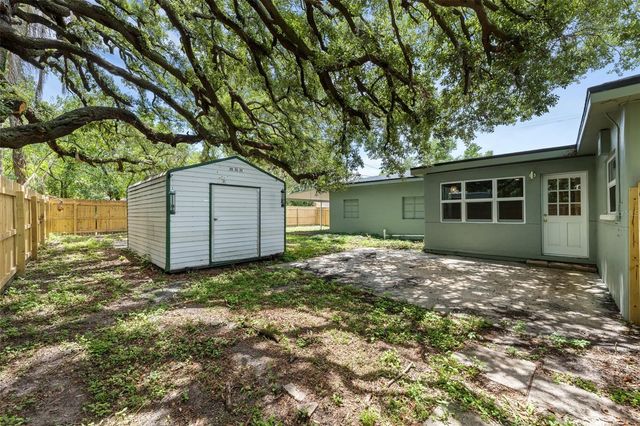 2001 E POWHATAN AVENUE, Tampa, FL 33610