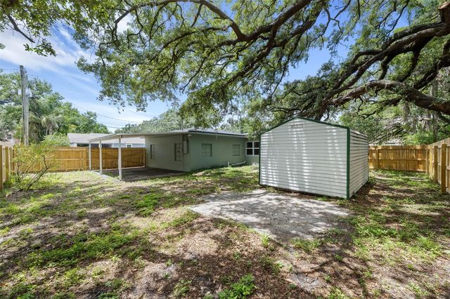 2001 E POWHATAN AVENUE, Tampa, FL 33610