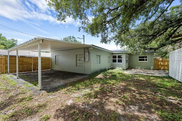 2001 E POWHATAN AVENUE, Tampa, FL 33610