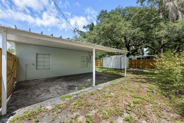 2001 E POWHATAN AVENUE, Tampa, FL 33610