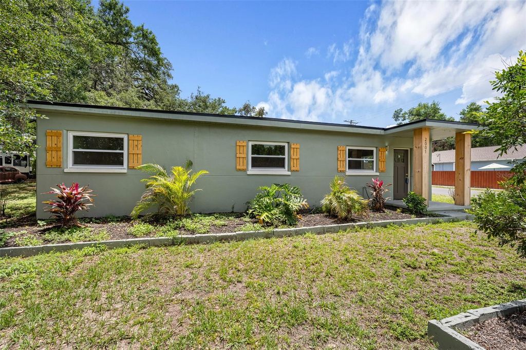2001 E POWHATAN AVENUE, Tampa, FL 33610