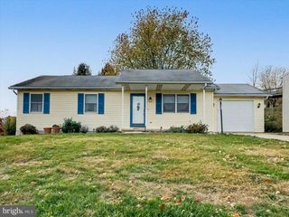123 OVERVIEW CIR E, Red Lion, PA 17356