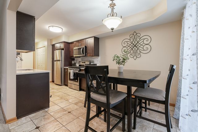 16013 Laurel Drive, Orland Park, IL 60462