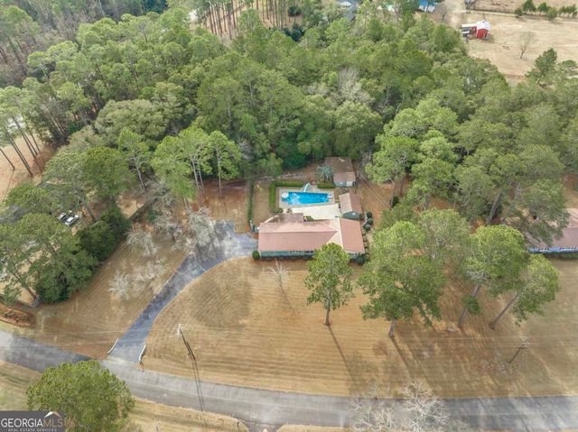 19 Mansfield Drive, Hawkinsville, GA 31036