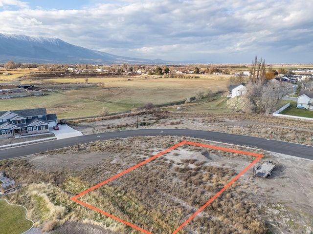 817 W 70 N, Hyrum, UT 84319