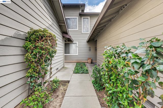 97 Deer Run Cir, San Jose, CA 95136