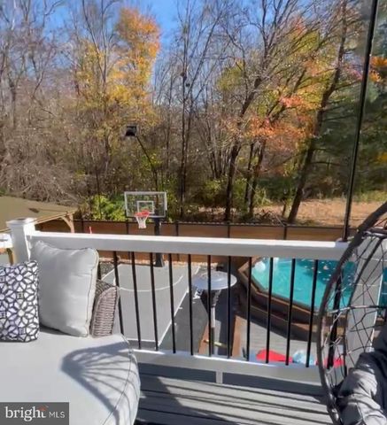 10809 WEEPING WILLOW LN, Beltsville, MD 20705