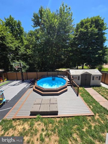 10809 WEEPING WILLOW LN, Beltsville, MD 20705