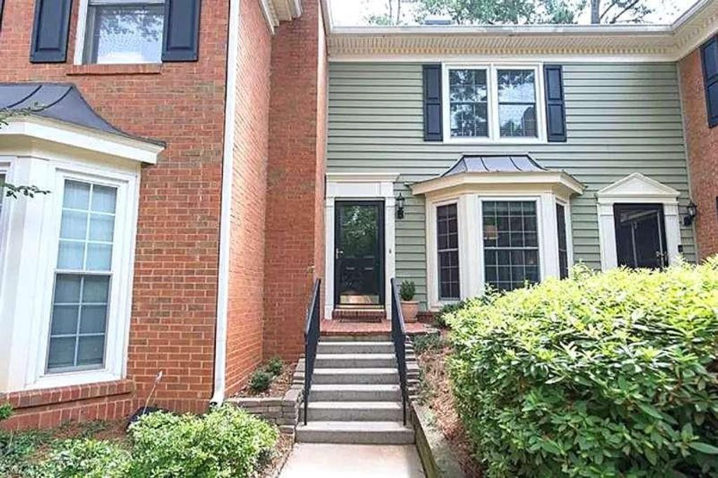 4 Mount Vernon Circle, Atlanta, GA 30338