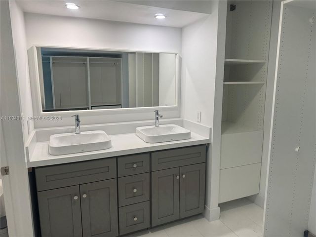 20505 E Country Club Dr 531, Aventura, FL 33180