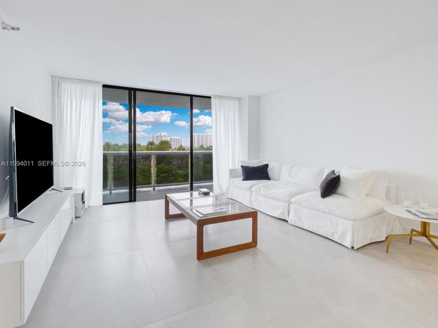 20505 E Country Club Dr 531, Aventura, FL 33180