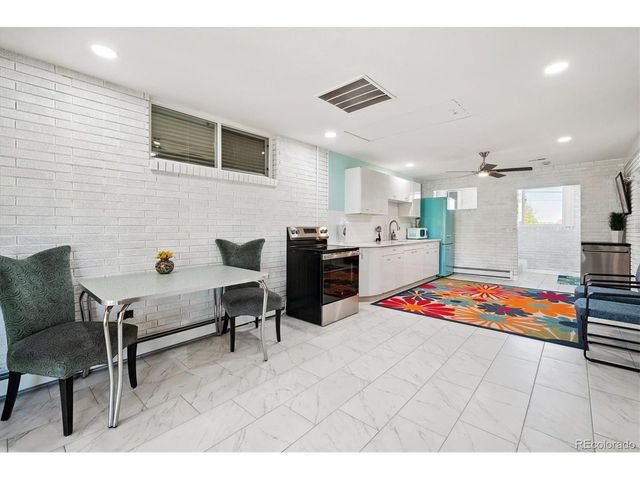 8690 W Jefferson Ave, Lakewood, CO 80235