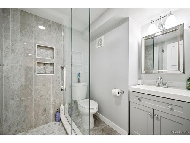8690 W Jefferson Ave, Lakewood, CO 80235
