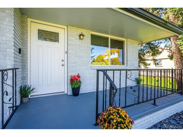 8690 W Jefferson Ave, Lakewood, CO 80235