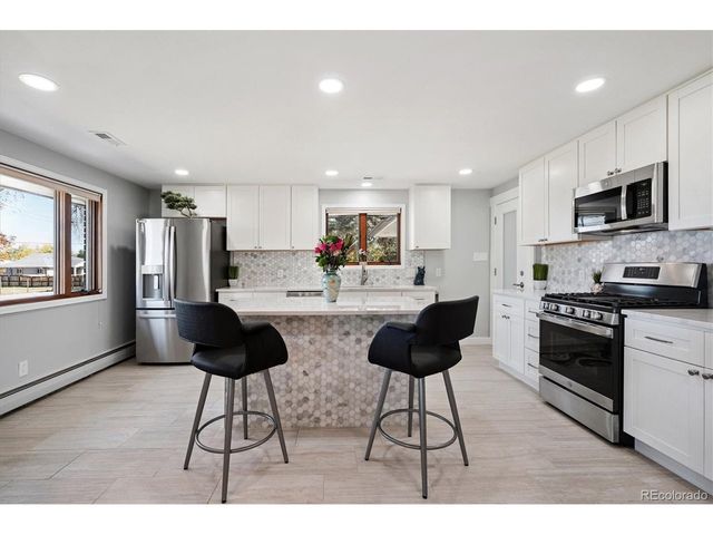 8690 W Jefferson Ave, Lakewood, CO 80235