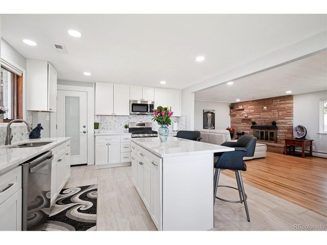 8690 W Jefferson Ave, Lakewood, CO 80235