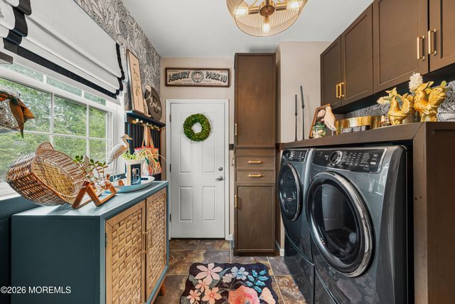 31 Woodstown Drive, Freehold, NJ 07728