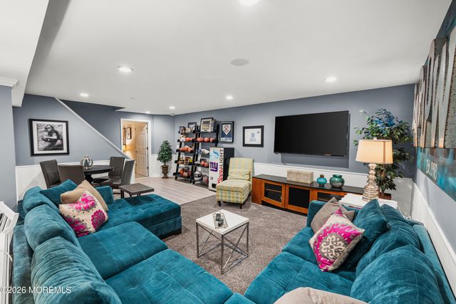 31 Woodstown Drive, Freehold, NJ 07728