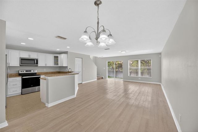 10919 KENSINGTON PARK AVENUE, Riverview, FL 33578