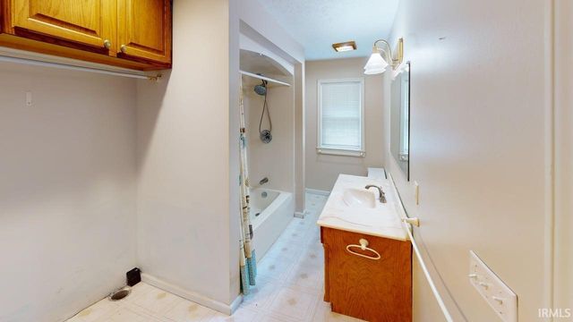 5220 E Wenz Drive, Monticello, IN 47960