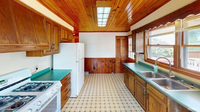 5220 E Wenz Drive, Monticello, IN 47960