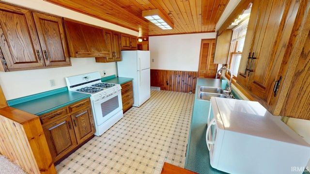 5220 E Wenz Drive, Monticello, IN 47960