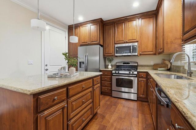 25 Ludina Way, Redwood City, CA 94061