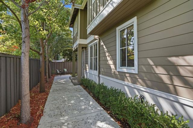 25 Ludina Way, Redwood City, CA 94061