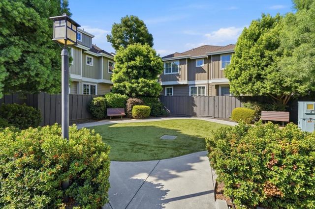25 Ludina Way, Redwood City, CA 94061