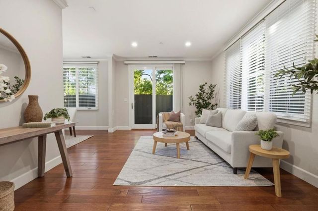 25 Ludina Way, Redwood City, CA 94061