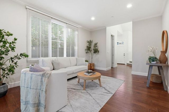 25 Ludina Way, Redwood City, CA 94061