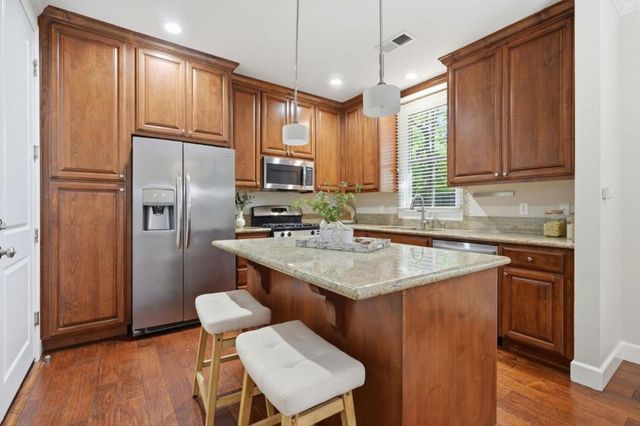 25 Ludina Way, Redwood City, CA 94061