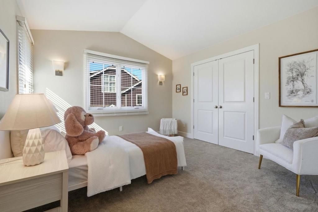Image 14 of property listing at 25 Ludina Way, Redwood City, CA 94061